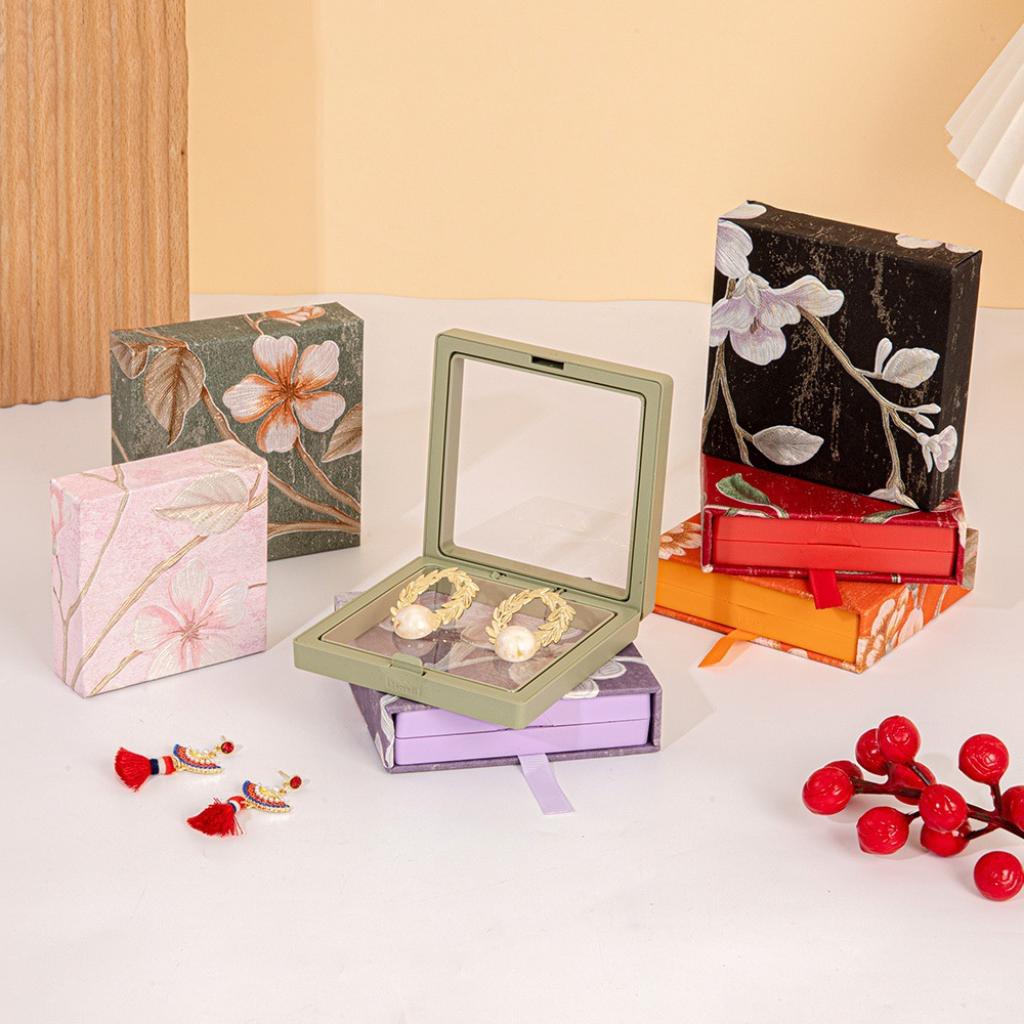 3D Embossed Floral Floating Jewelry Box - Anti-Tarnish Pull-Out Case