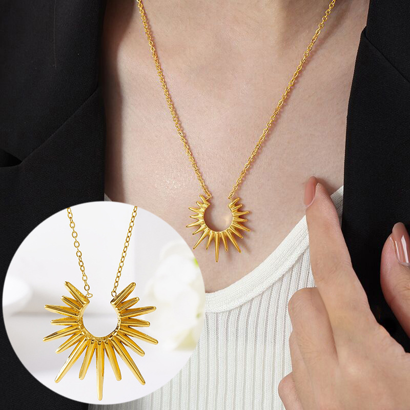 18K Gold Sunflower Pendant Necklace - Minimalist Titanium Steel Clavicle Chain for Women