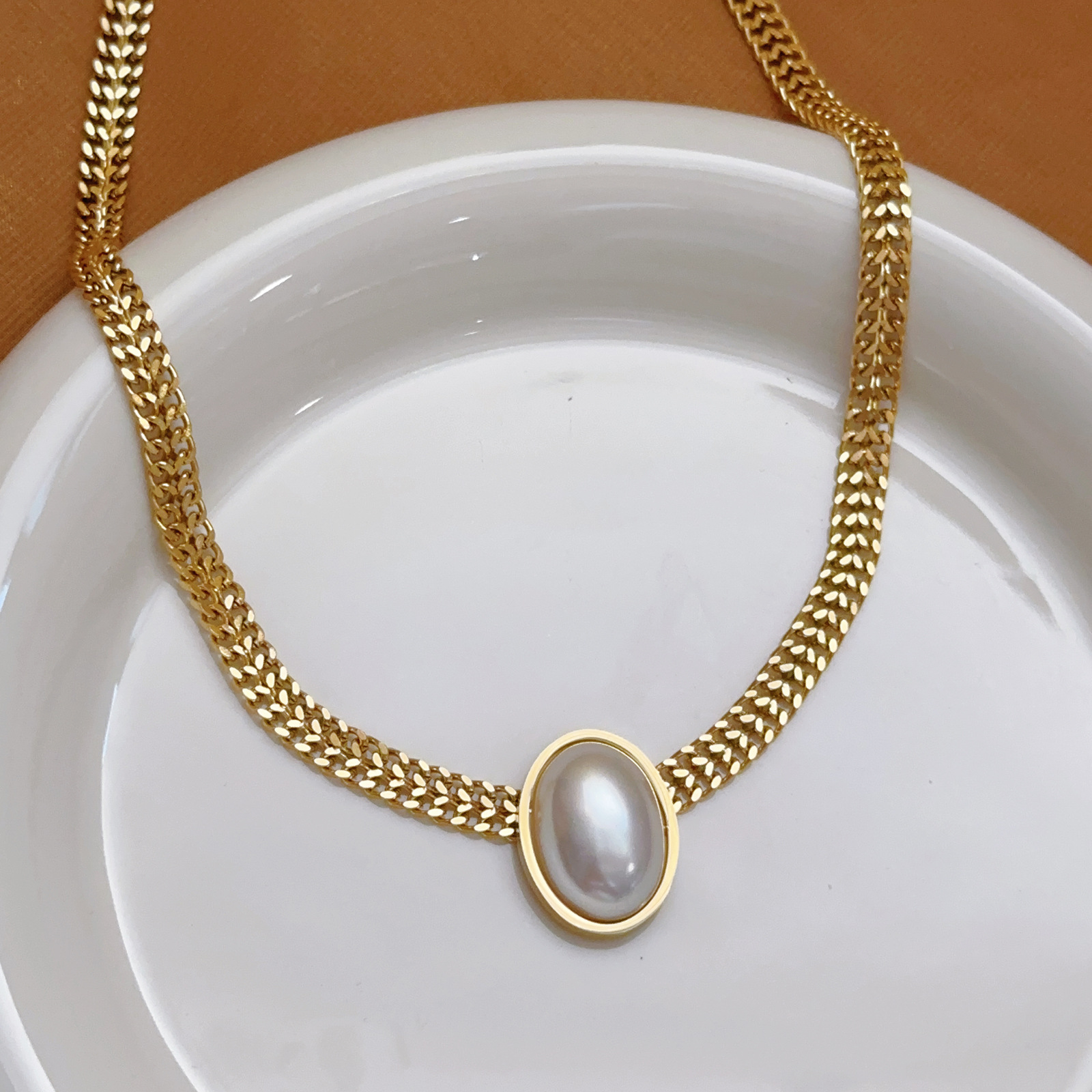 Vintage Pearl & 18K Gold Plated Titanium Steel Jewelry Set - Necklace & Stud Earrings