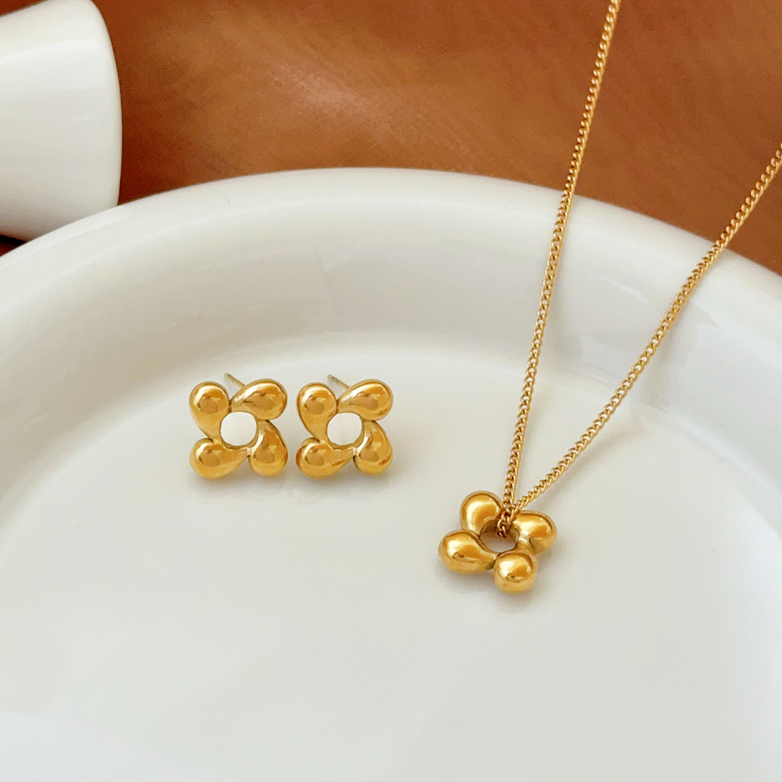 Spinning Flower Titanium Steel Jewelry Set - 18K Gold & Silver Tone Rotating Necklace & Earrings | Hypoallergenic & Tarnish-Resistant