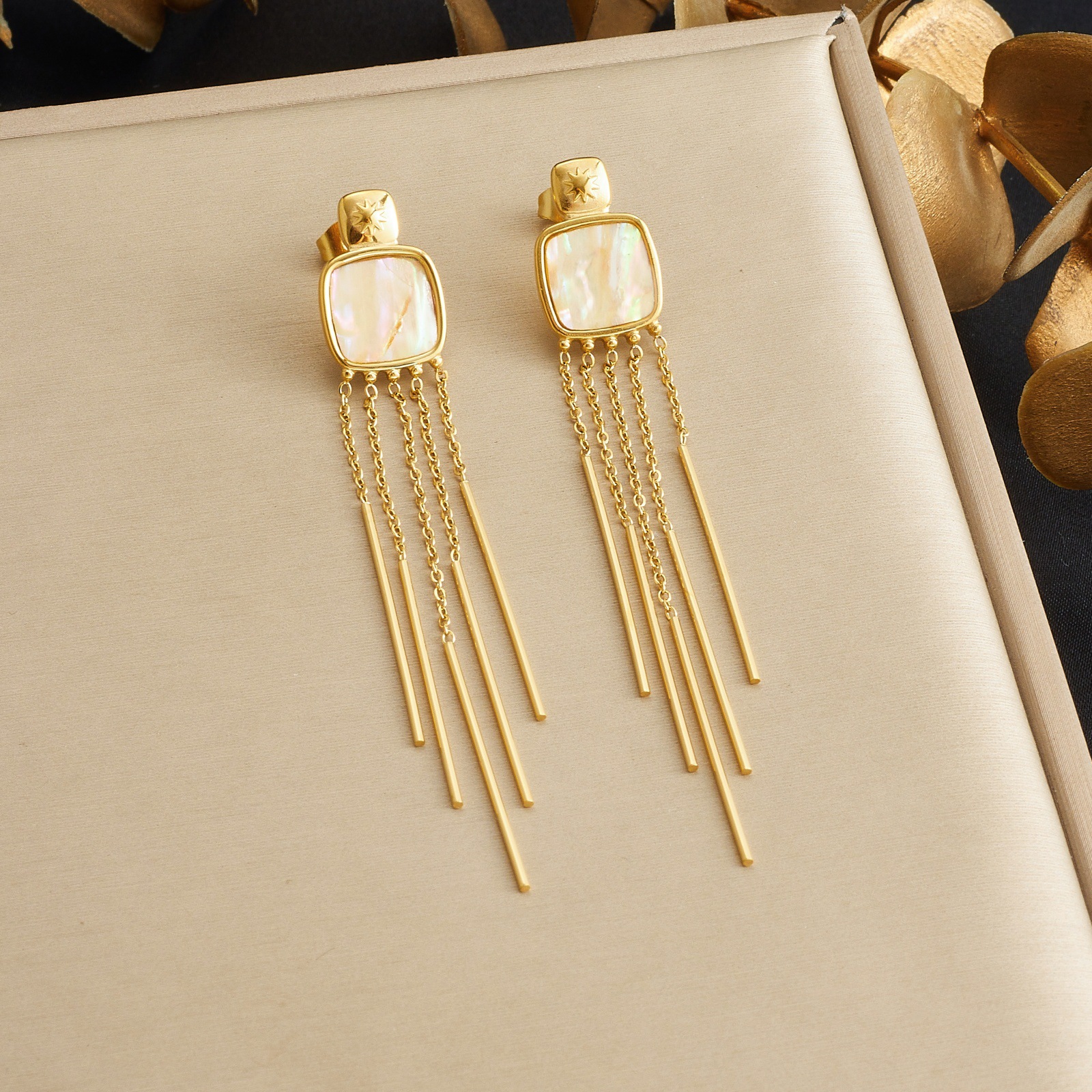 Gold-Plated Tassel Earrings with Square Mother-of-Pearl - Stainless Steel