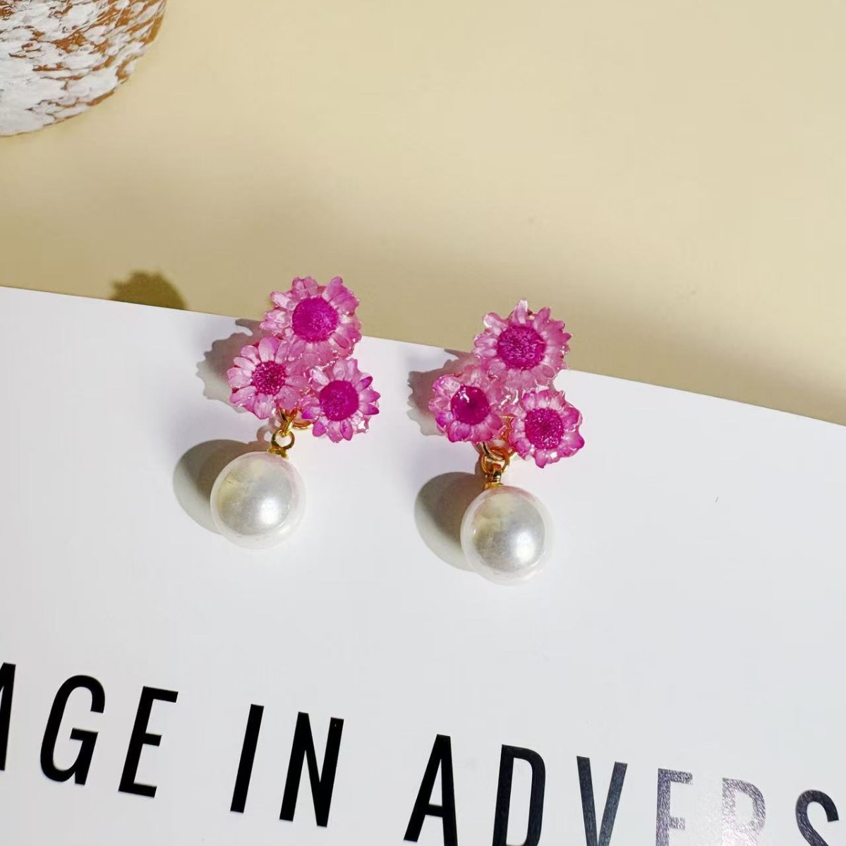 Mini Aster Yizheng Flower Stud Earrings - Elegant Pearl & Dried Floral Jewelry